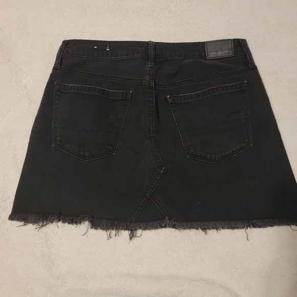 American Eagle Outfitters Black Denim Mini Skirt  Size 6 - Picture 2 of 3